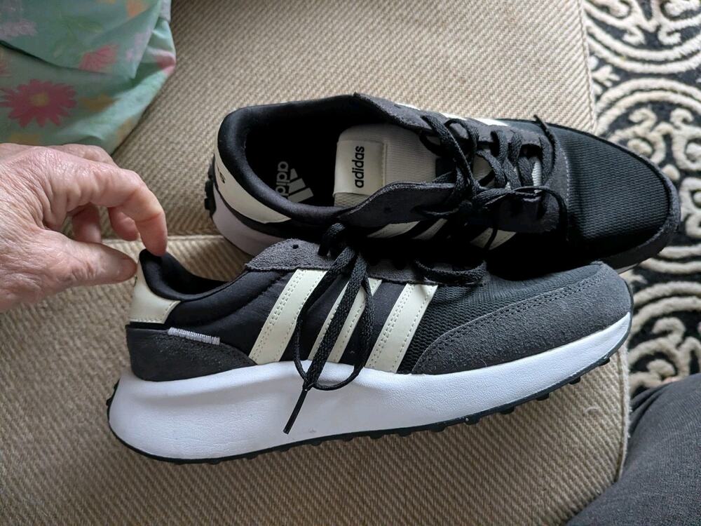 Adidas Sneakers 2025. Sz 7.5
